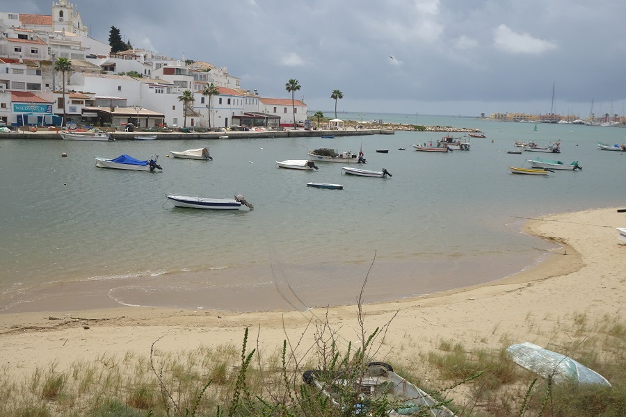 Hafen von Ferragudo, gegenüber von Portimao